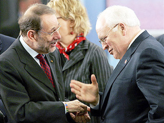 Javier Solana e Dick Cheney, clic para aumentar