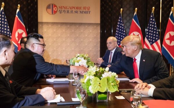 IGADI: Para comprender o Mundo desde aquí, para proxectar a Galicia no contexto internacional 10 "Corea do Norte no escenario xeopolítico global: 2. Trump e Kim: O regreso do "romance" nuclear?" por Pita, Ismael